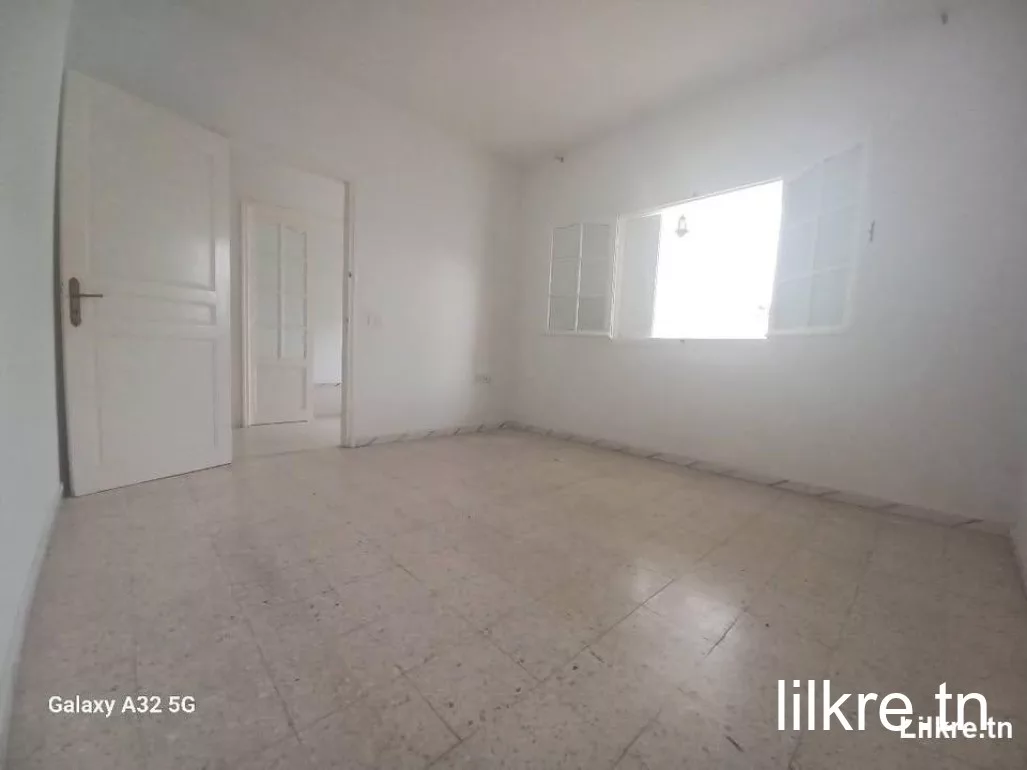 À louer un étage de villa S+3 à Chouchet Radès