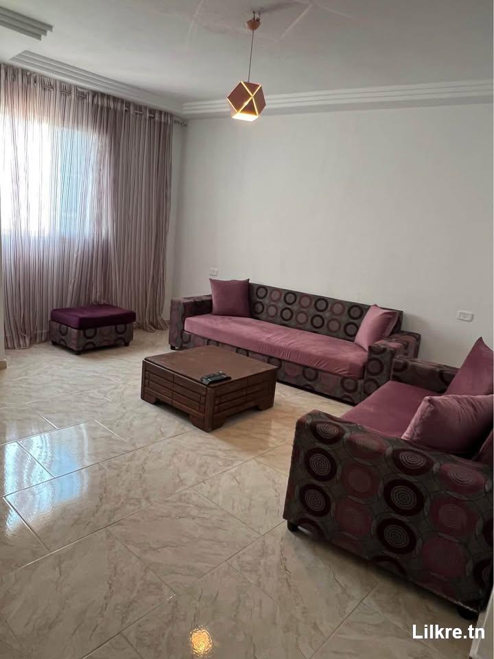 A louer un studio s+1 a manaret El hammamet .