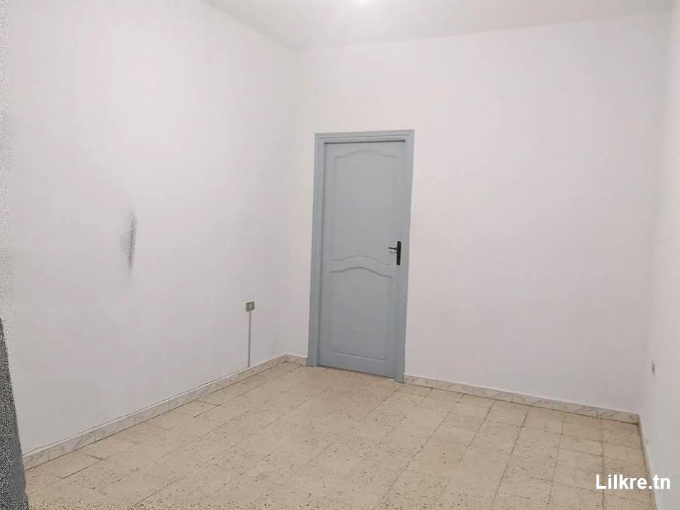 a louer studio a cité ettadhamen  للكراء بحي التضامن