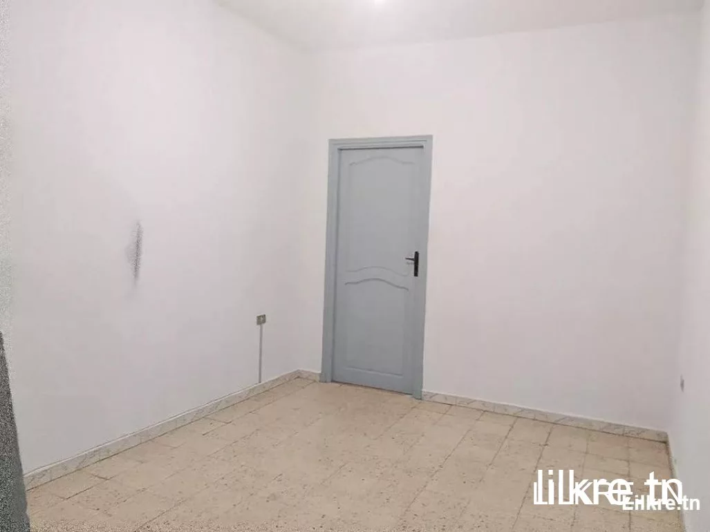 a louer studio a cité ettadhamen  للكراء بحي التضامن