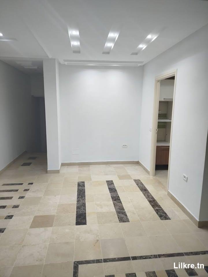 A louer un appartement s+2 haut standing a borj louzir