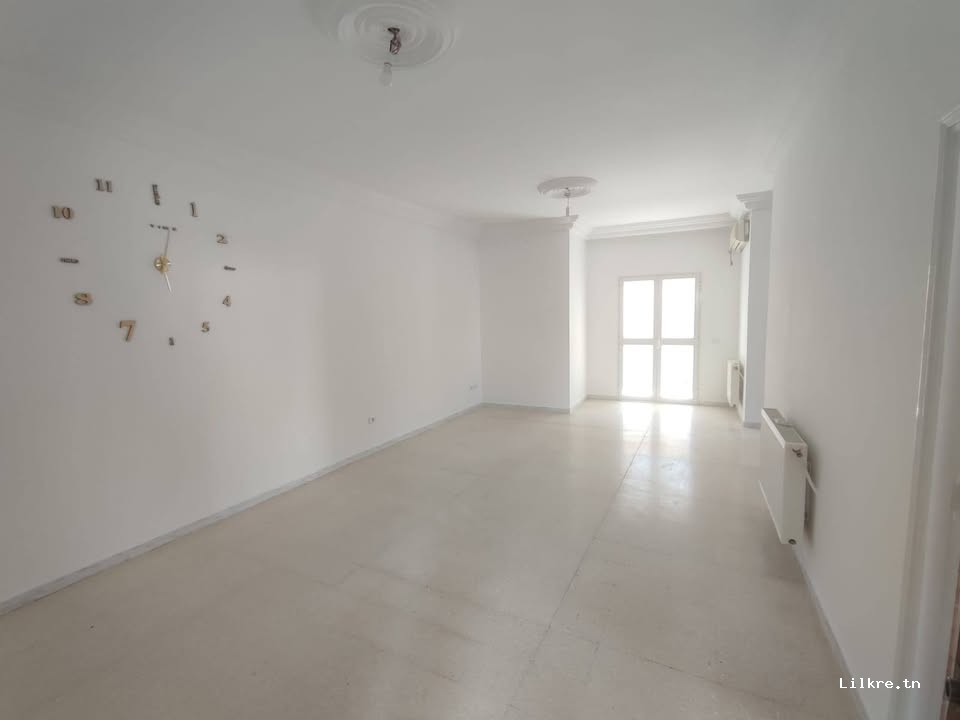 A louer un étage de villa  a riadh el andalous