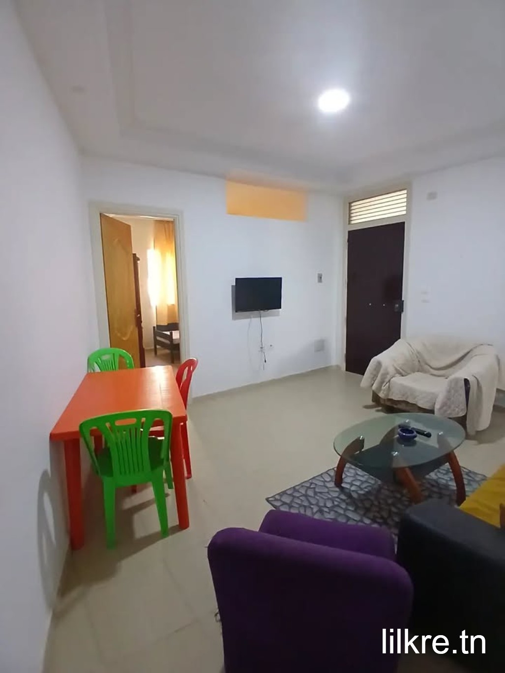  A louer un étage de villa  meublée  a skanes 