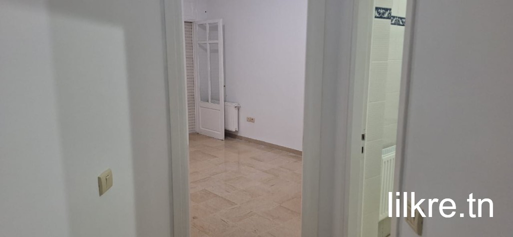 Appartement S+2 R+2 a ain zaghouen Aouina