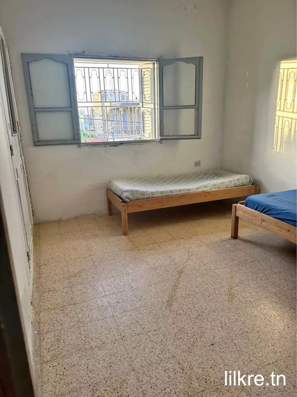 A  louer un studio a route soukra  