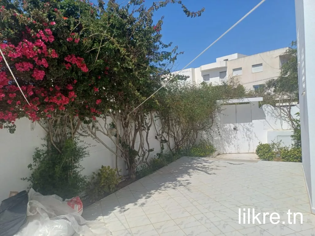 Location maison et son étage séparément ou ensemble jardins de carthage sud