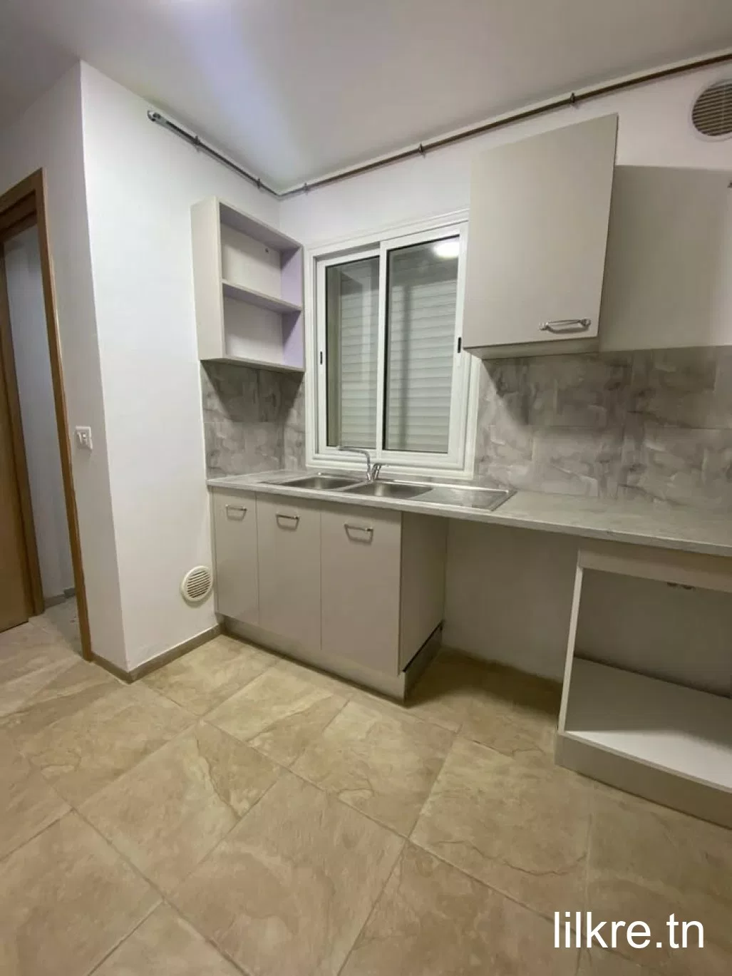 A louer un appartement  a cité habana 