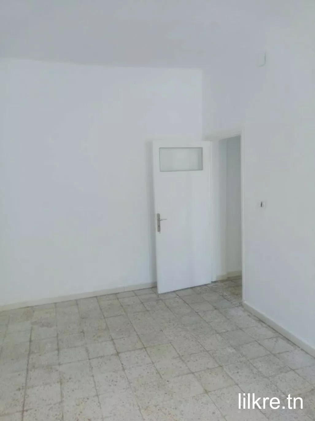 A louer un étage de villa a soukra  