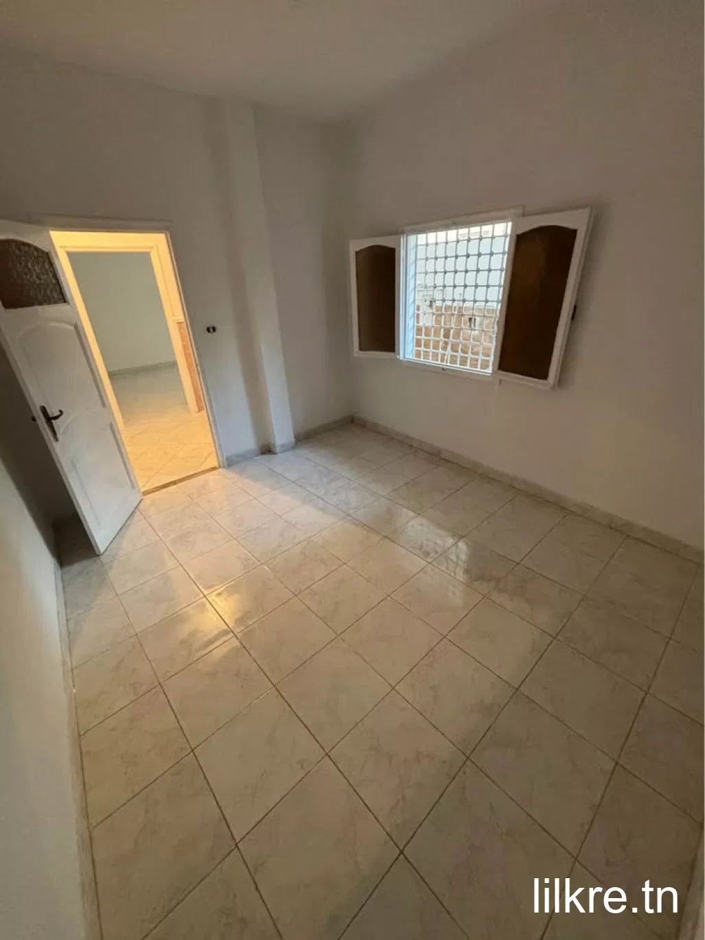 A louer  un étage de  villa  a manouba  