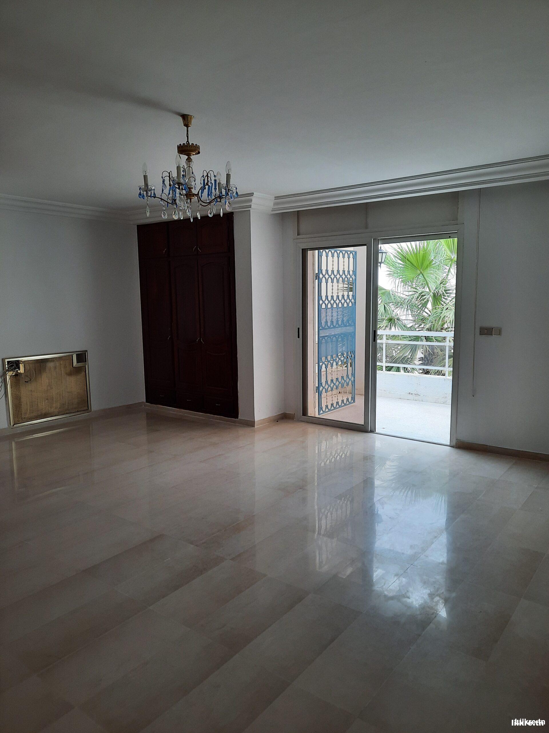 Une Villa de Luxe a Manouba