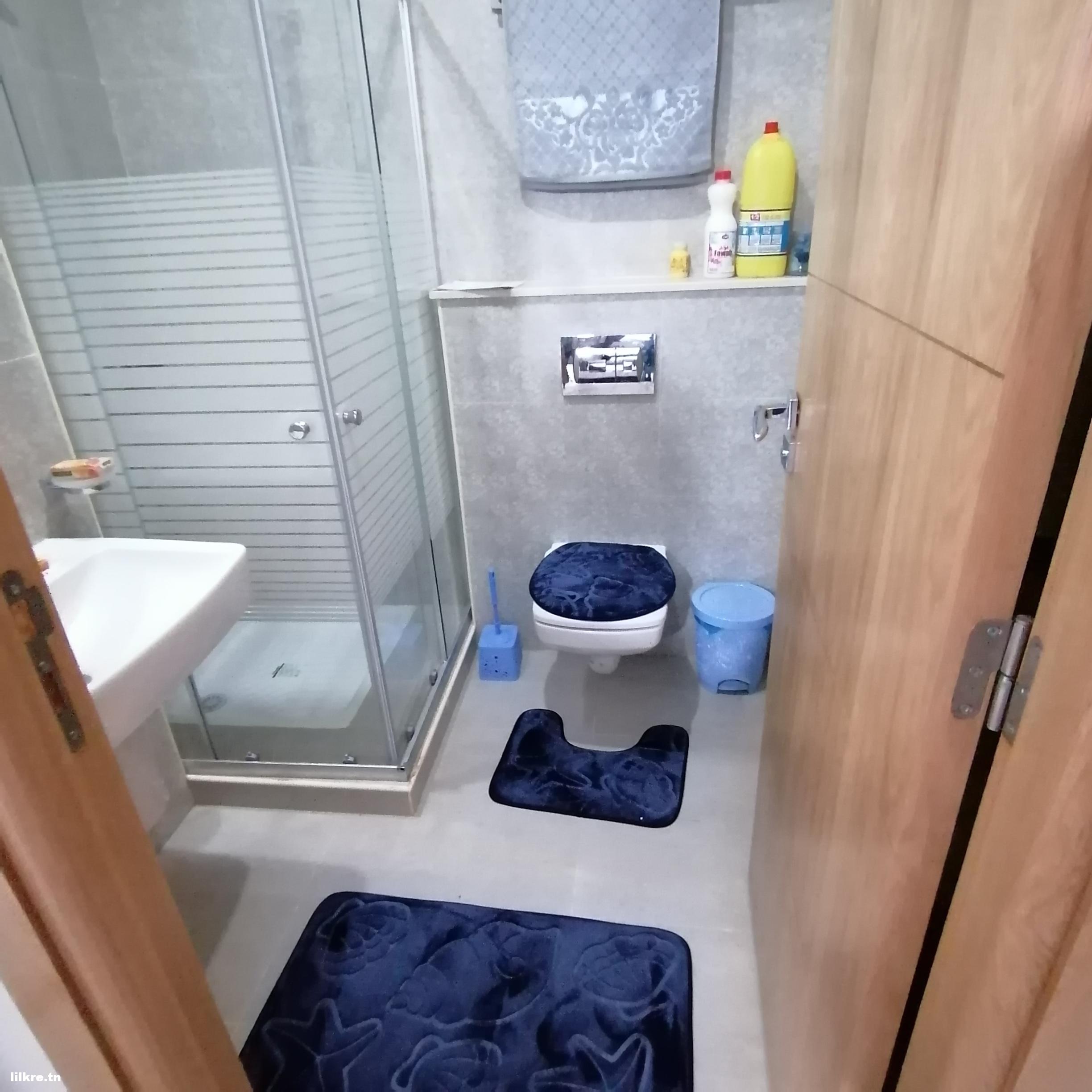 A louer un Appartement S+1 Richement Meublé Haut Standing à Cité Wahat L'Aouina 