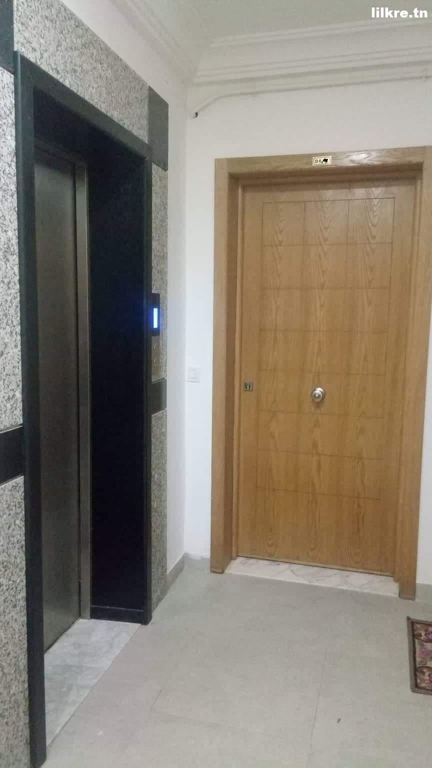 A louer un Appartement S+2 Richement Meublé à Cité el wahat