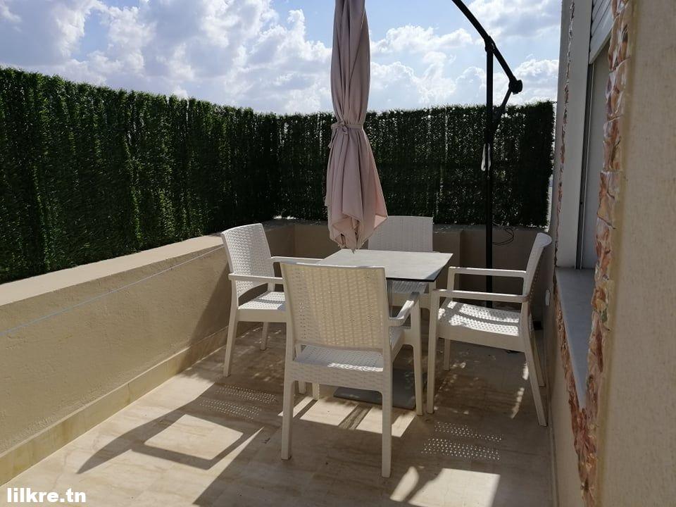  A louer un Etage de villa S+2 Richement Meublé Haut Standing