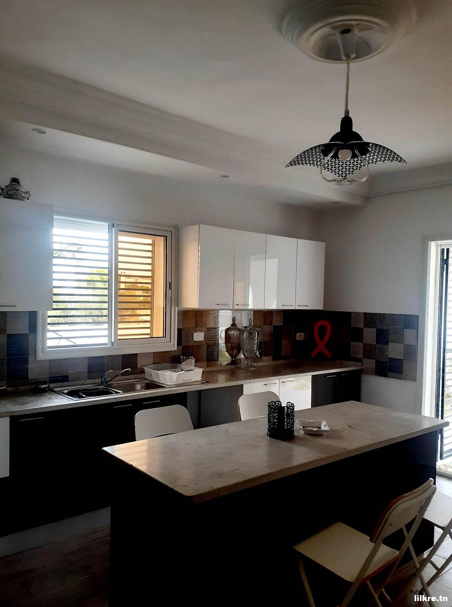 A louer Une Villa S+3 Richement Meublée à Hammamet