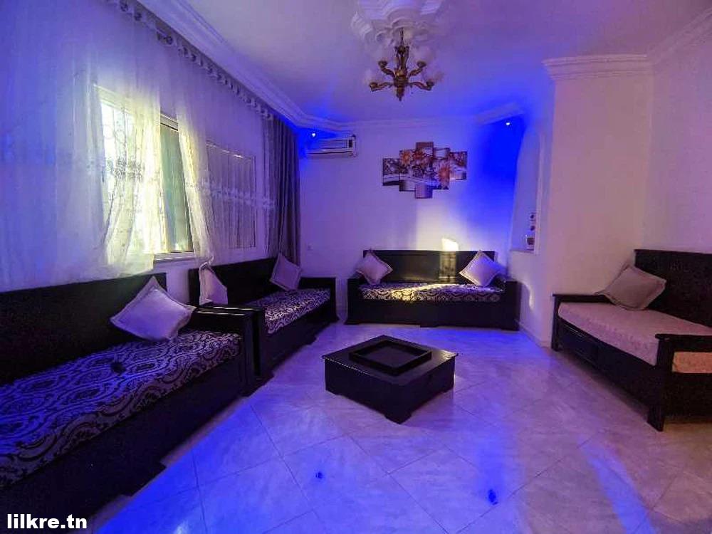 A louer une Jolie Maison S+2 Richement Meublée à Kélibia