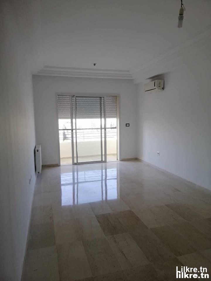 A louer Appartement S+3 à Sokra