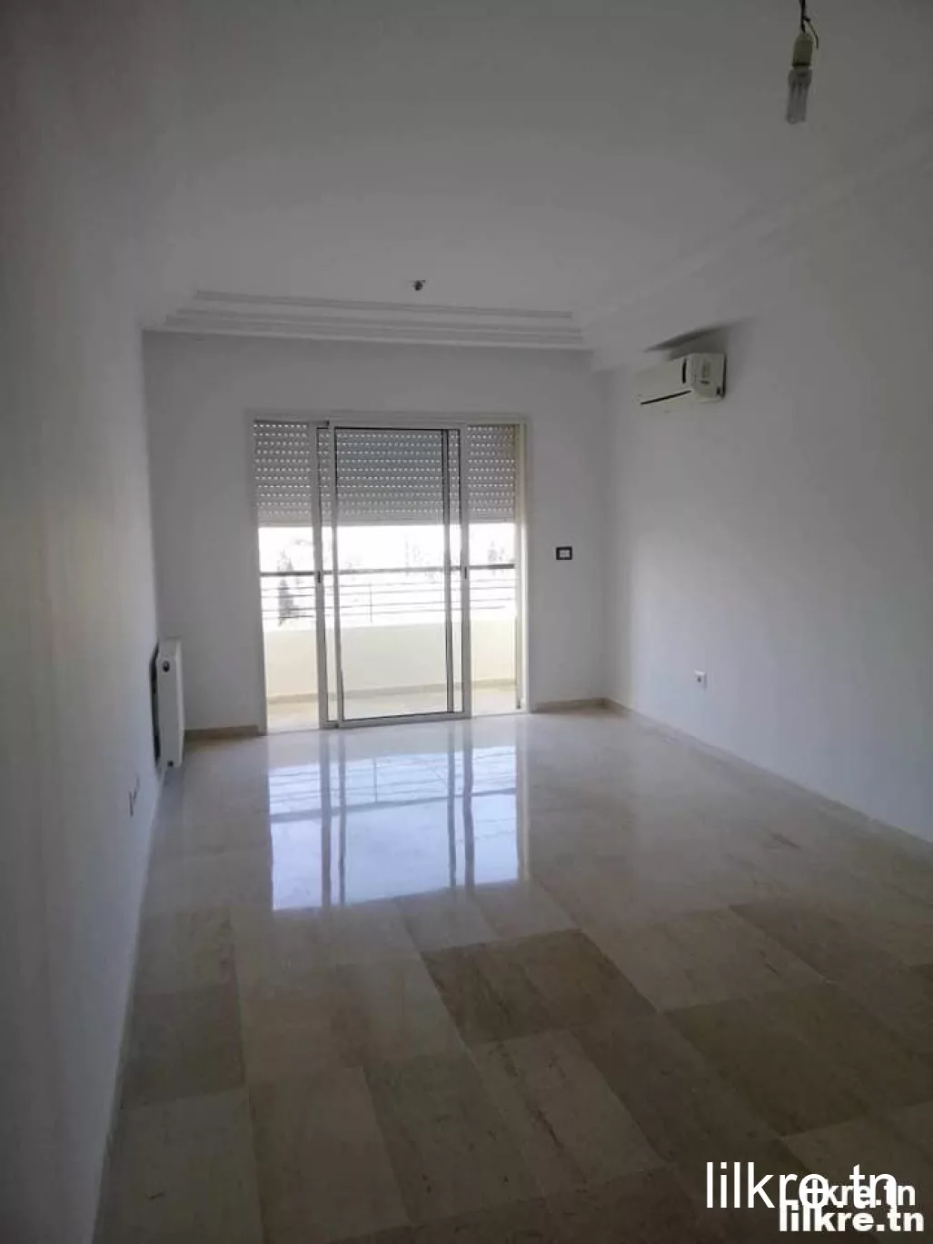 A louer Appartement S+3 à Sokra