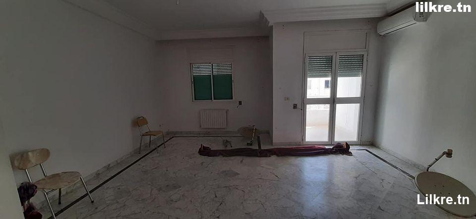 A louer un Appartement S+4 à Soukra