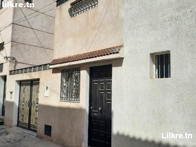 A louer un studio meublé a Manouba