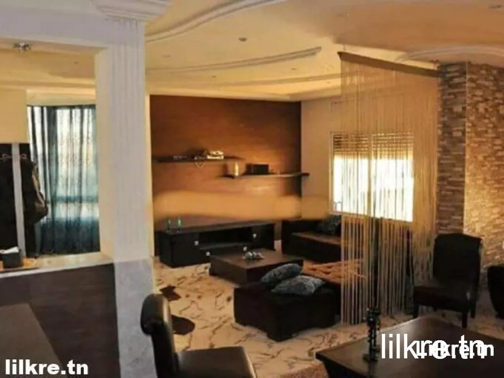 A louer un Etage de Villa S+2 Richement Meublé à Sfax