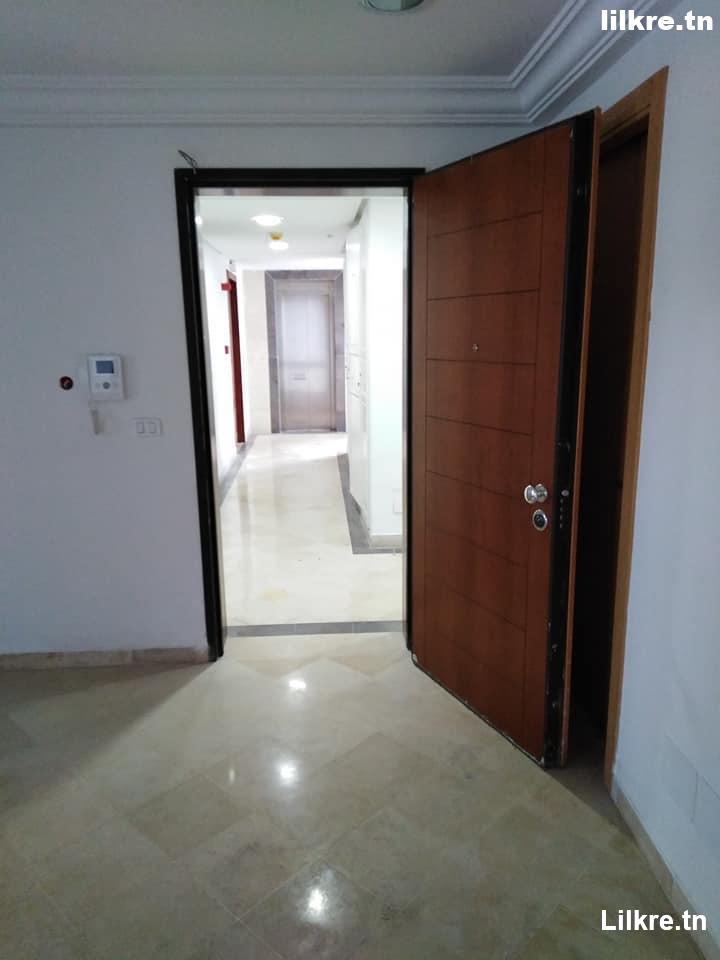 A louer un Appartement S+4 situé à Beb Saadoun