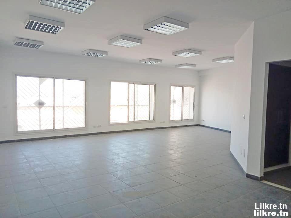 location un spacieux Appartement à Soukra