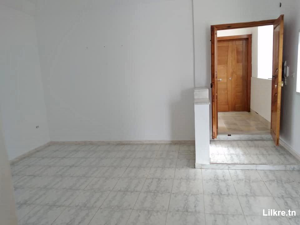 A louer un Appartement S+2 à Bhar Lazreg 
