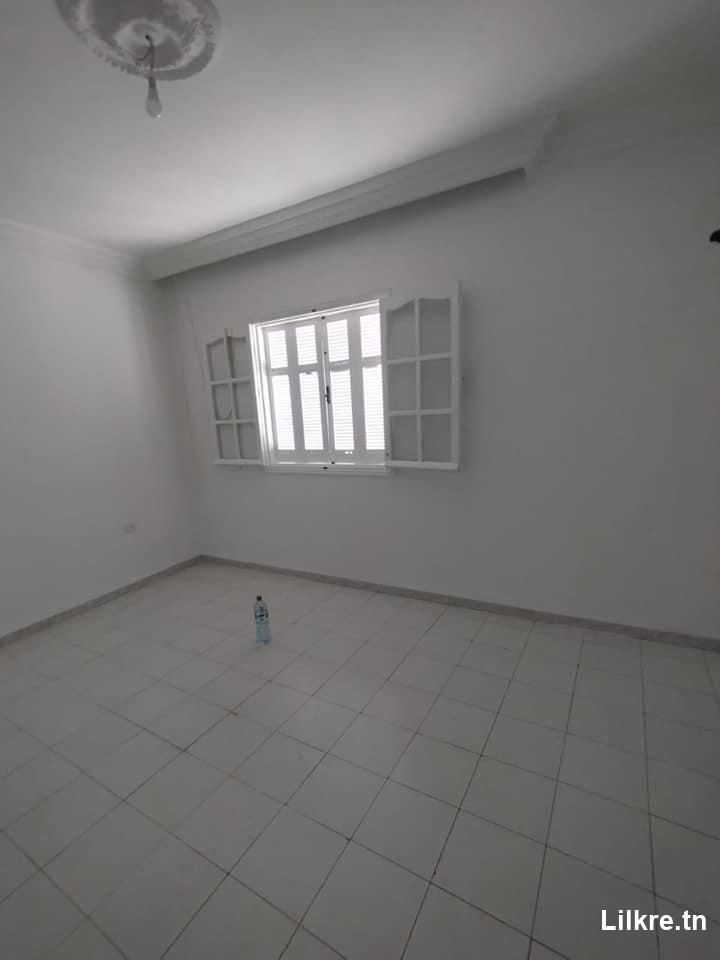A louer un Appartement S+3 à khezama ouest 