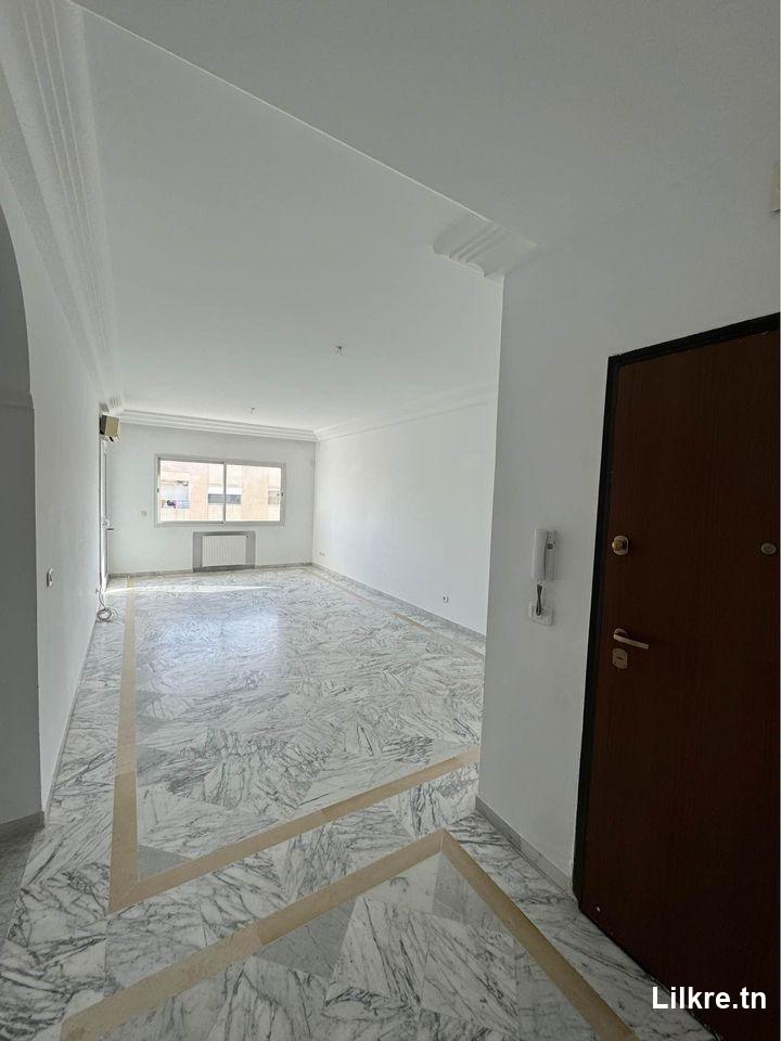 A louer un Appartement S+3 à Soukra