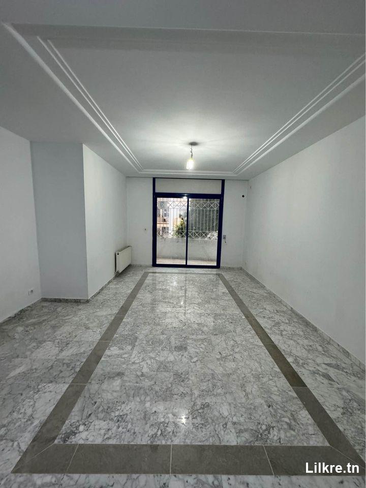 A louer un Appartement S+3 à L'Aouina