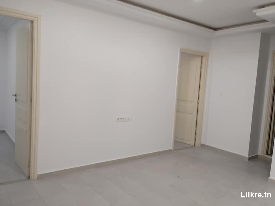 A louer un Appartement S+2 vide situé à Raoued plage