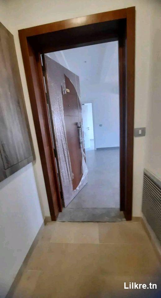 A louer un Appartement S+4 à jardin de Carthage 