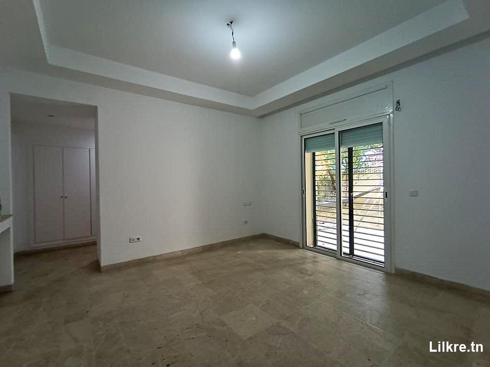 A louer un Spacieux Appartement S+4 au lac 2