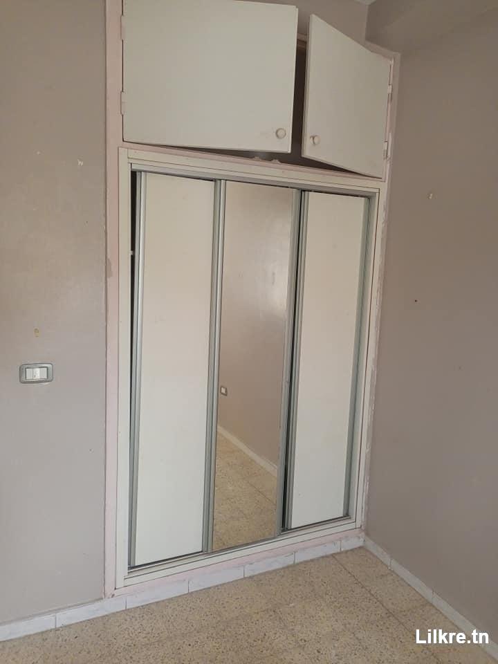 A louer un Appartement S+3 à cité hadika 2 Ettahrir