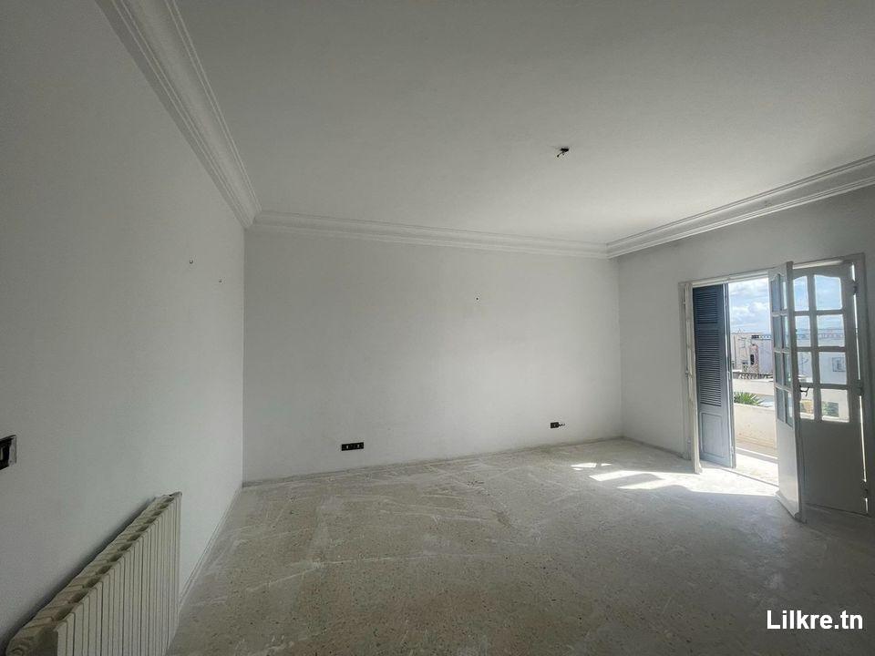 A louer Un très bel appartement S+3 à El Mourouj