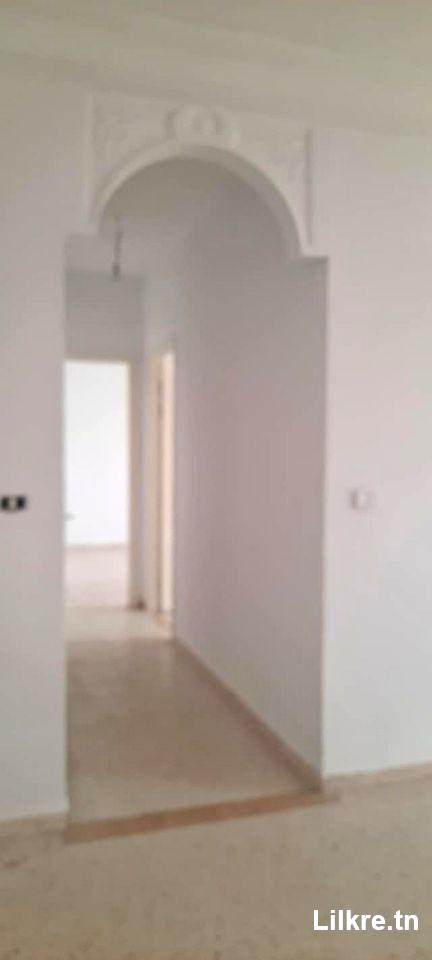 A louer un Appartement S+3 à Cité Hedi Nouira Borj Louzir 