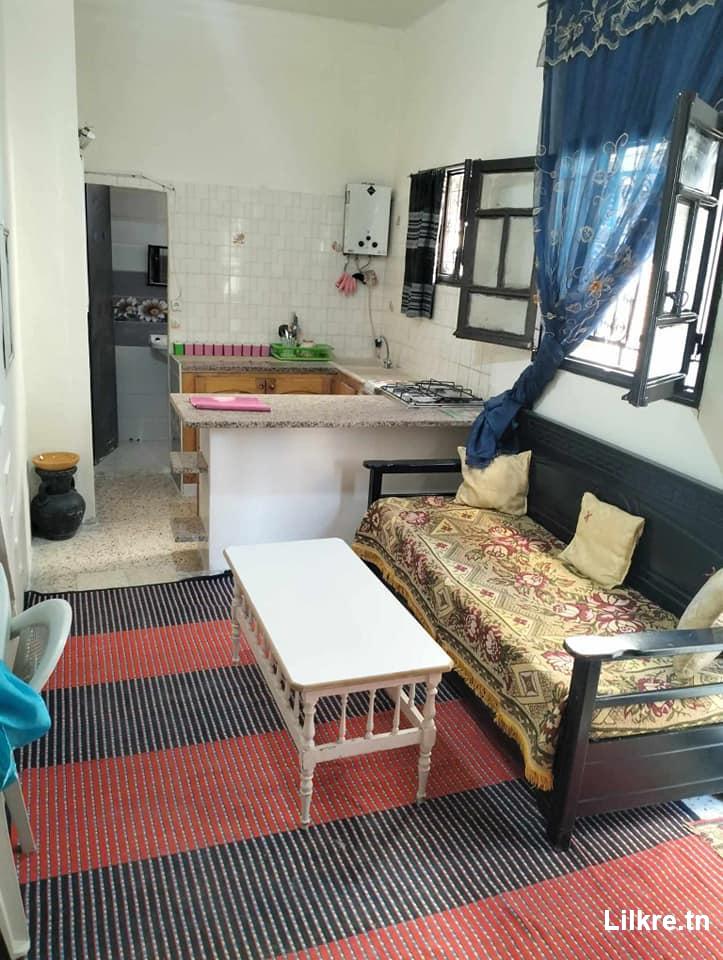 A louer un studio meublé a Monastir 