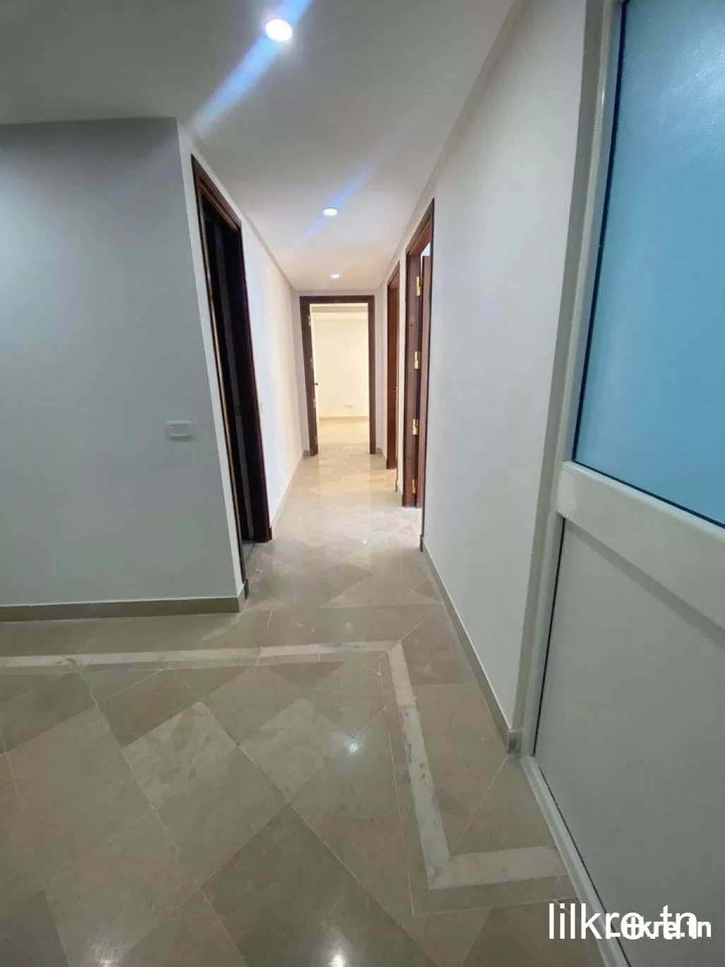 A louer un Appartement S+3 à usage bureautique à Bouchoucha 