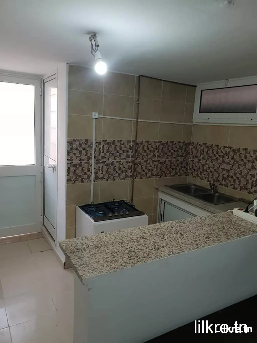 A louer un studio Meublé  S+2 à À France ville el Omrane