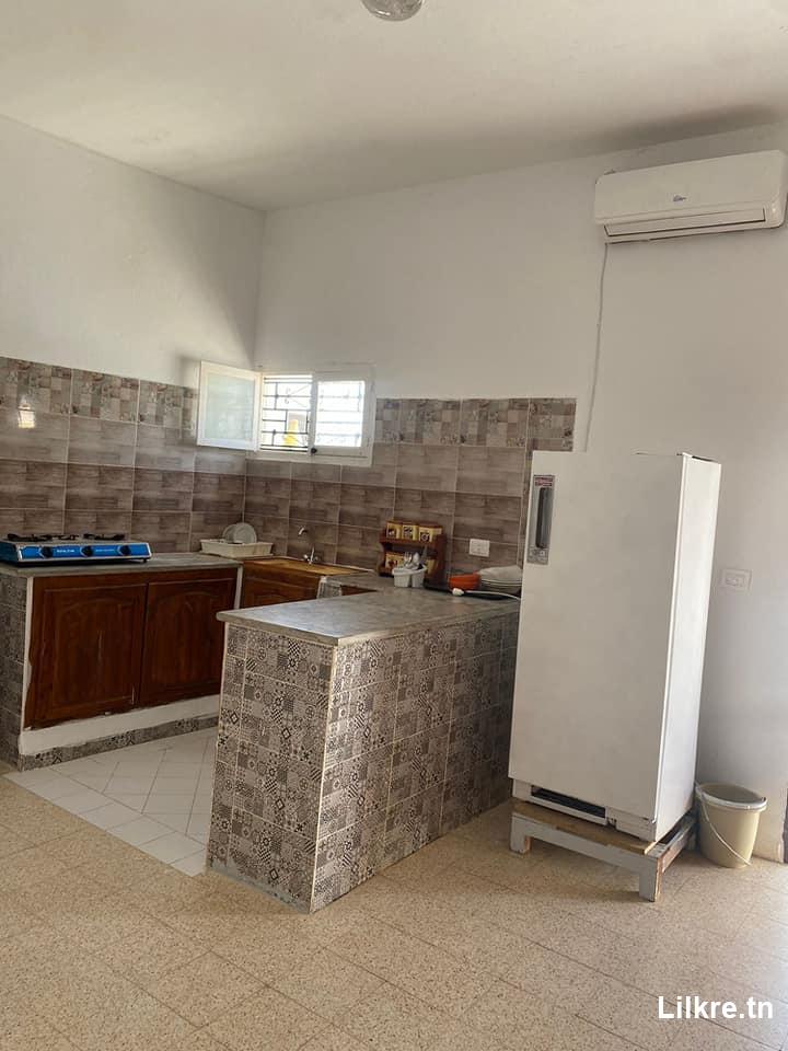 A louer un studio Meublé S+1 à Djerba houmet souk 