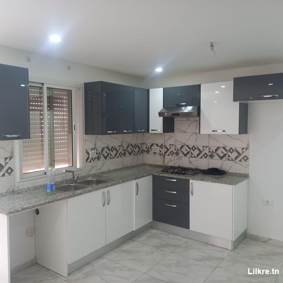 A louer un Appartement S+2 neuf à cité hedi nouira ariana 
