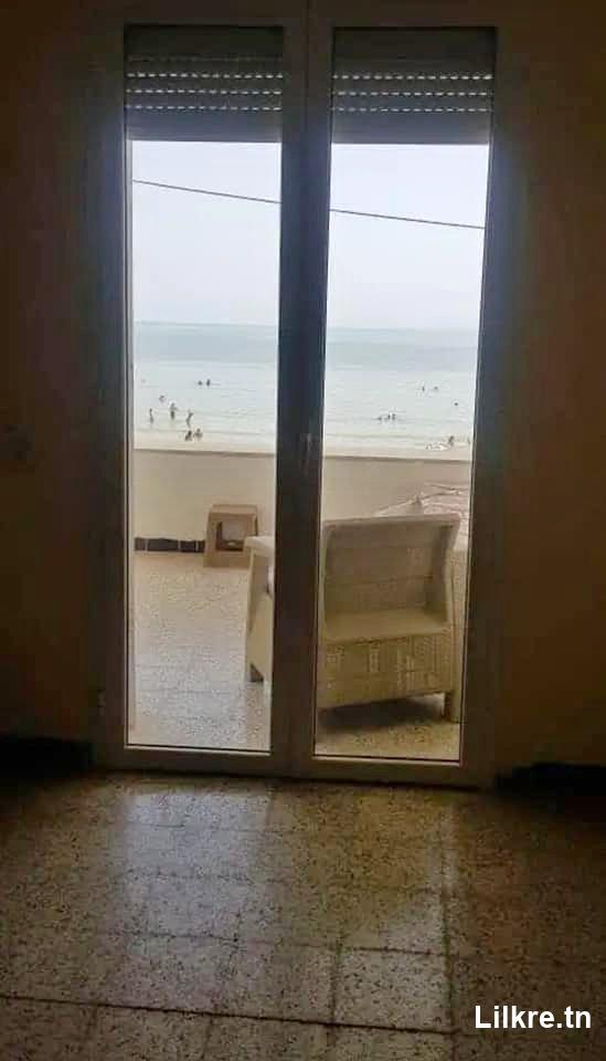A louer un Etage de villa Semi Meublé  S+2 à Hamem Lif 