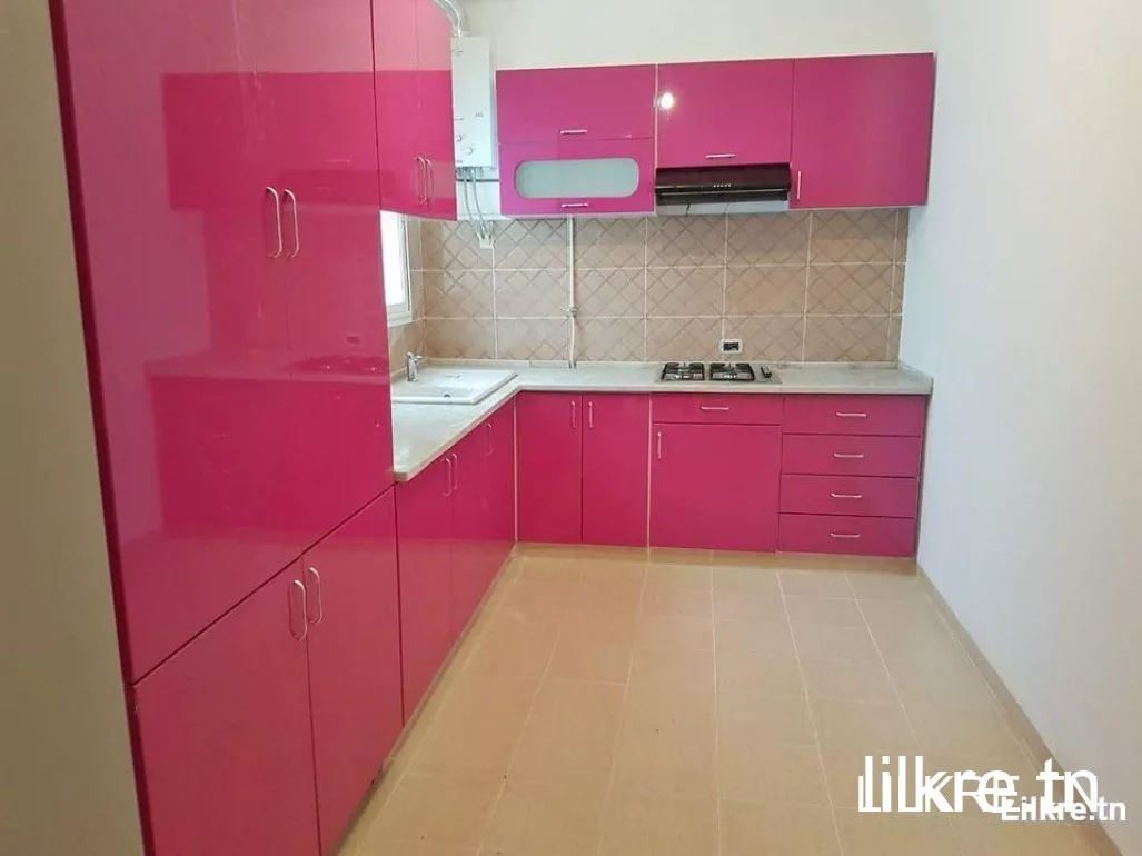 A louer un appartement S+2 à  borjlouzir Ariana