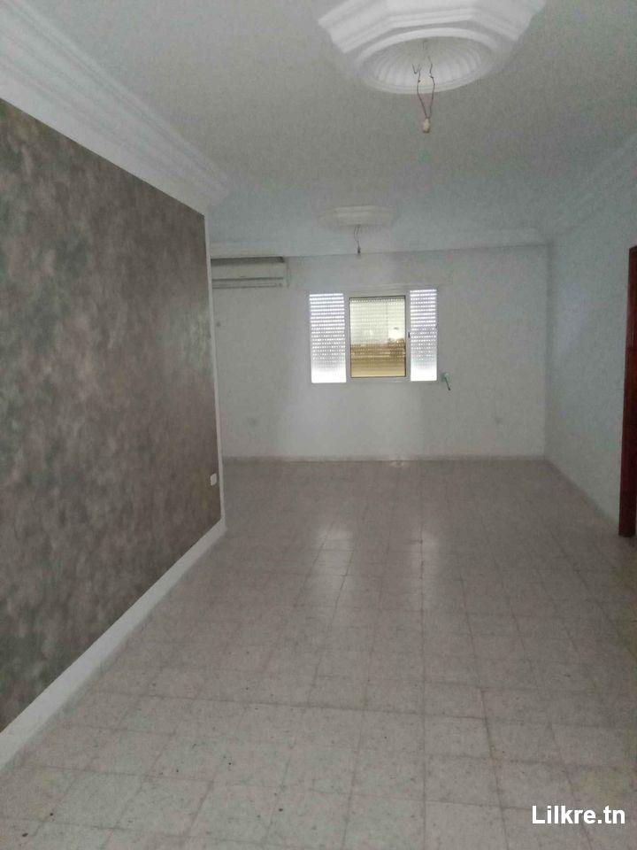A louer un appartement s+2 au Bardo.